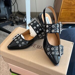 Steve Madden Graya - Black Patent Buckled Flats